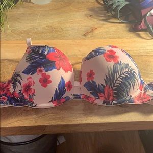 Extreme push up VS pink bra